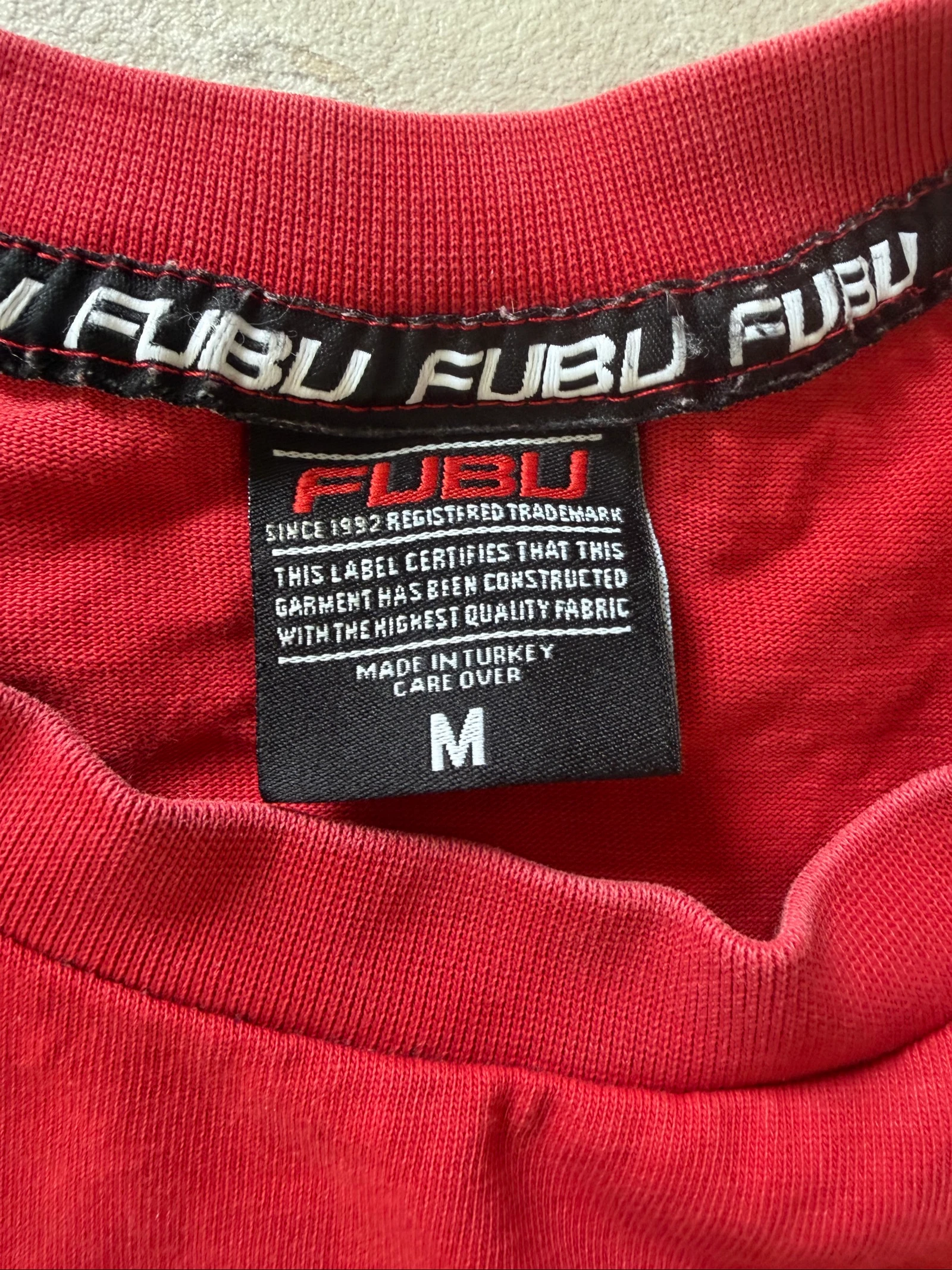 Camiseta FUBU vintage roja "05" bordada - Talla M – photo 4